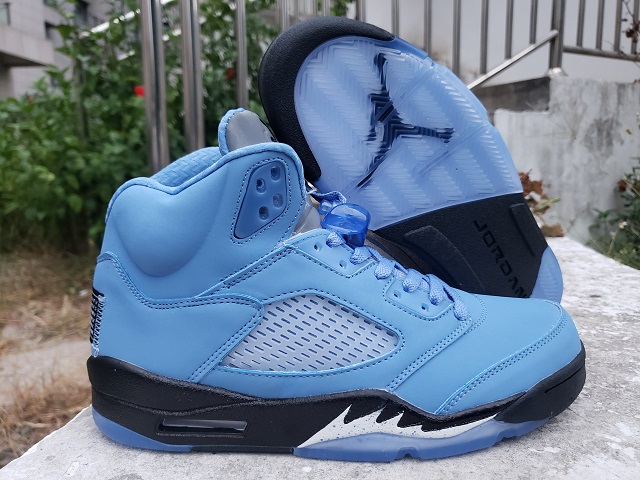 Air Jordan 5 Retro V UNC